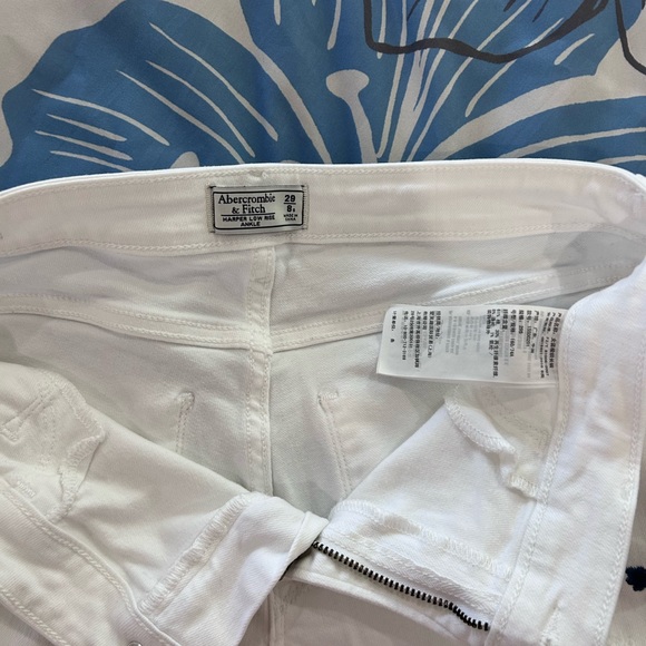 ABERCROMBIE & FITCH • White Jeans w/ Blue Embroider Flowers • sz 29/8 - Picture 7 of 11